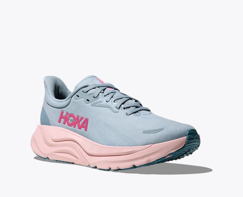 HOKA Women's Arahi 8 Shoes in Drizzle/Petal
