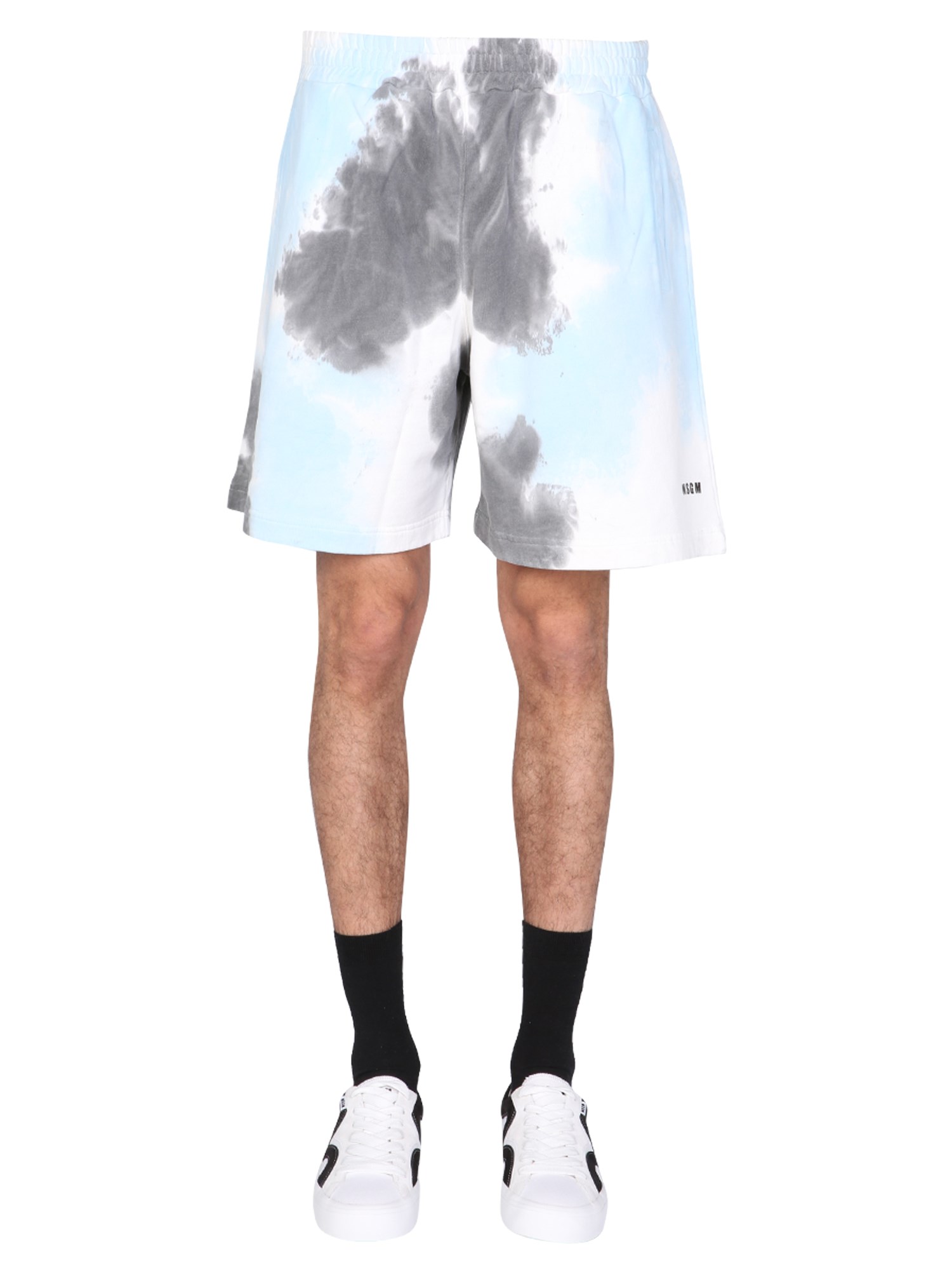 Tie dye pattern bermuda
