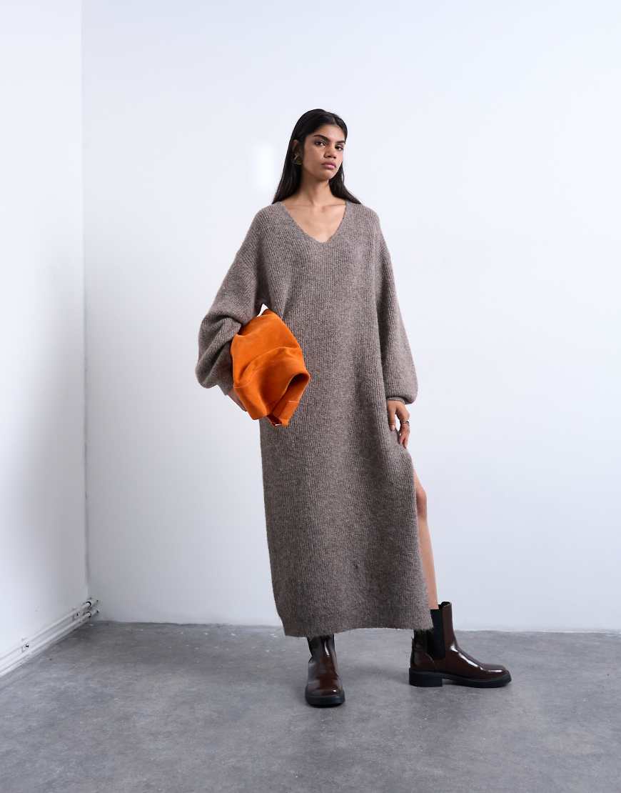 Knit V-neck slouchy midi dress in chocolate-Brown