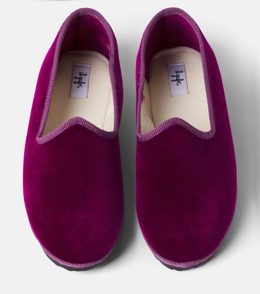 Velvet slip-on shoes