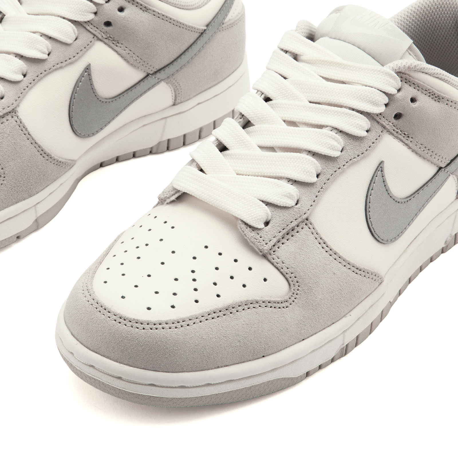 Women's Dunk Low W Sneaker Sail/Silver/Bone