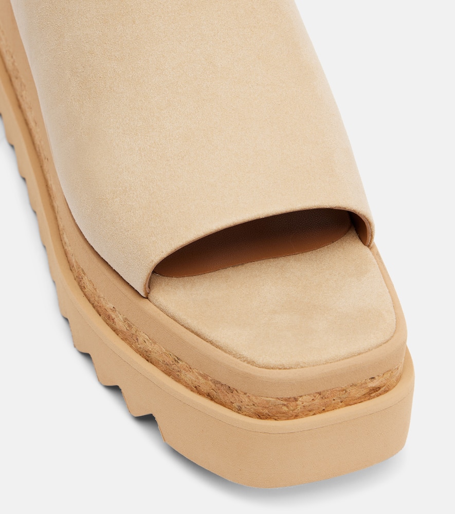 Sneak Elyse platform mules