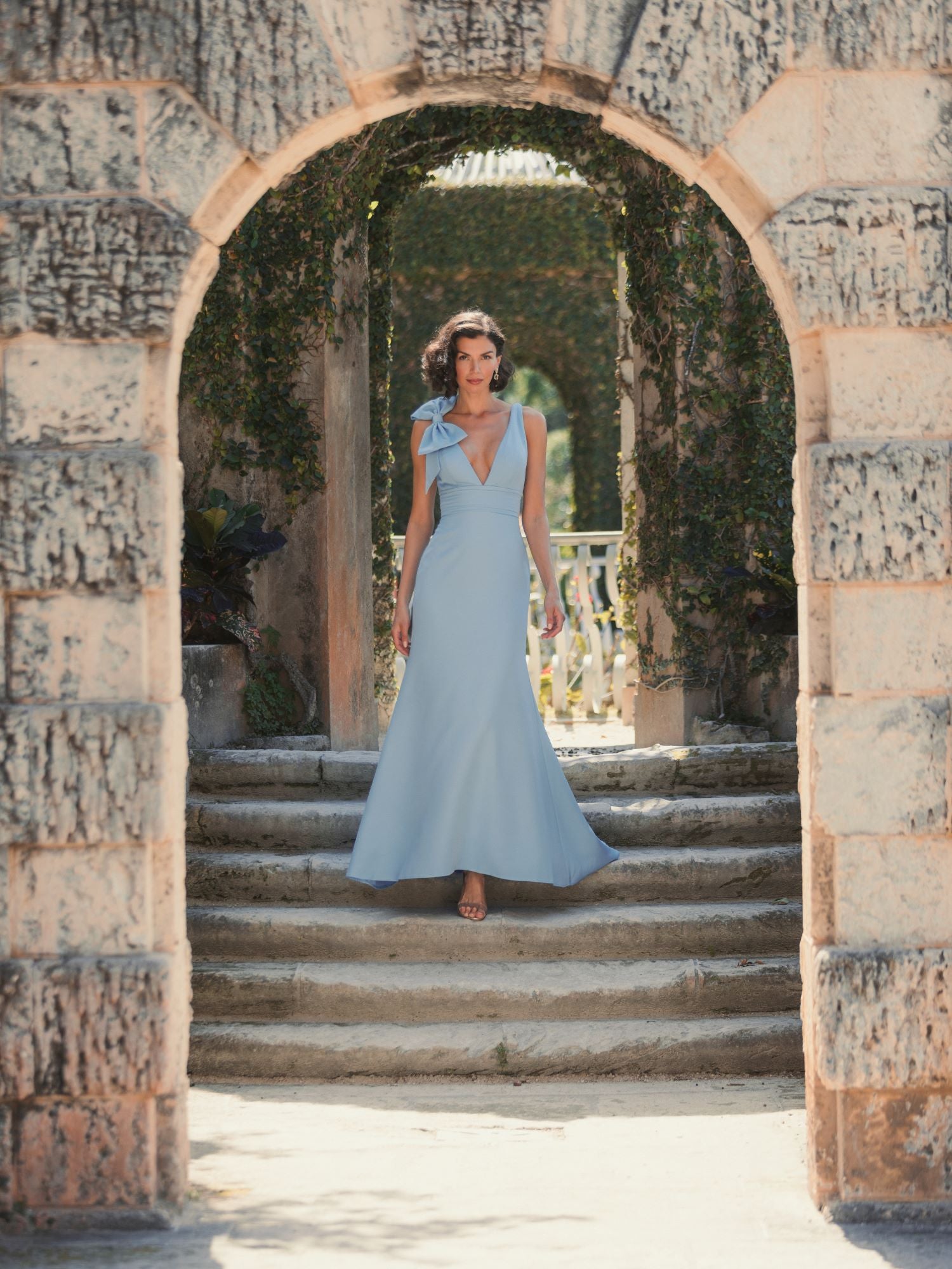 Light Blue Sleeveless V Neck Bow Detail Mermaid Wedding Guest Gown In