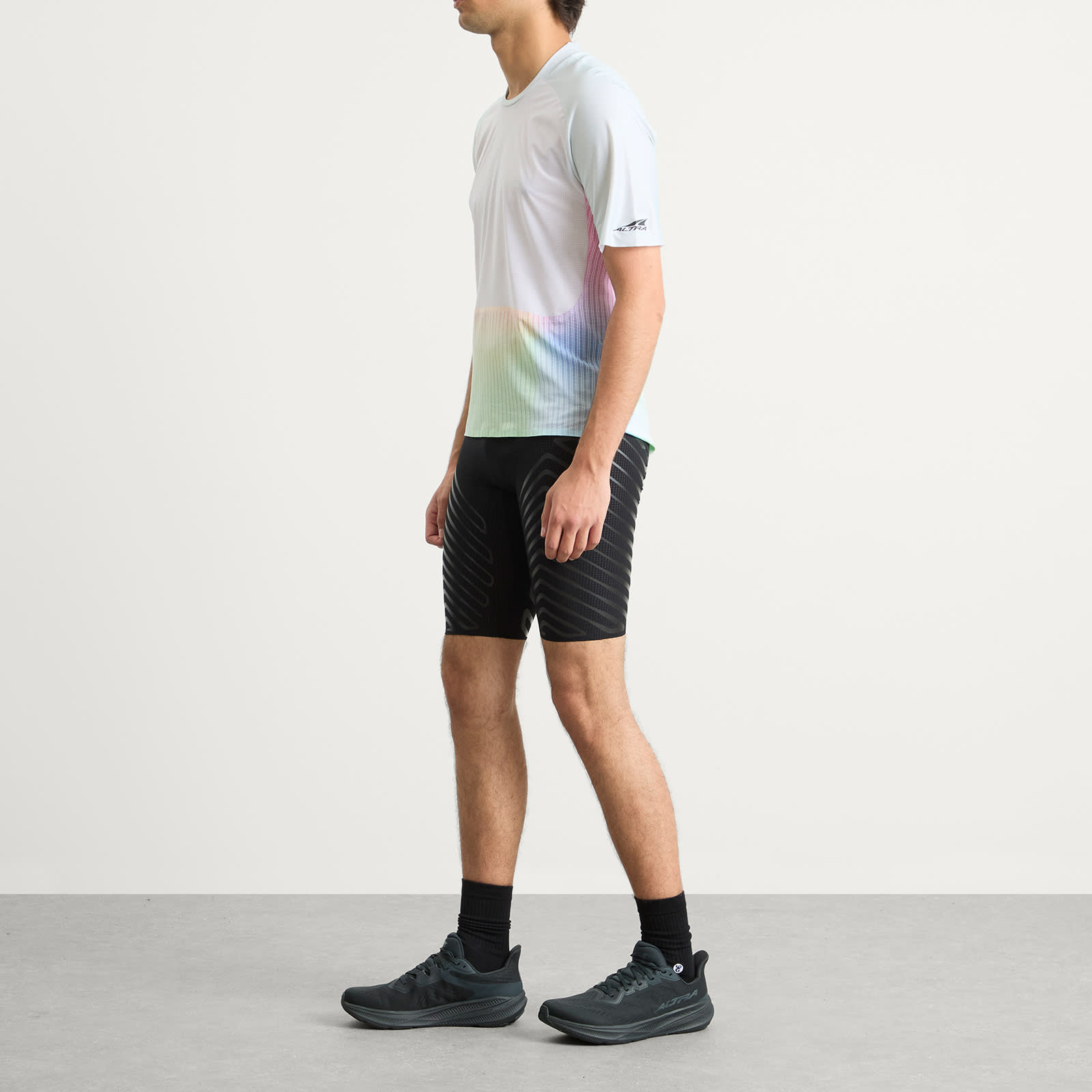 Men's x Altra Trail Race Top in Rainbow/Grey