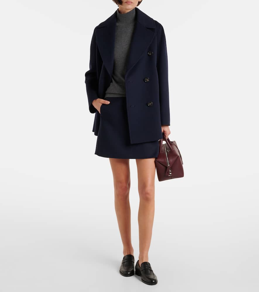 Virgin wool pencil skirt