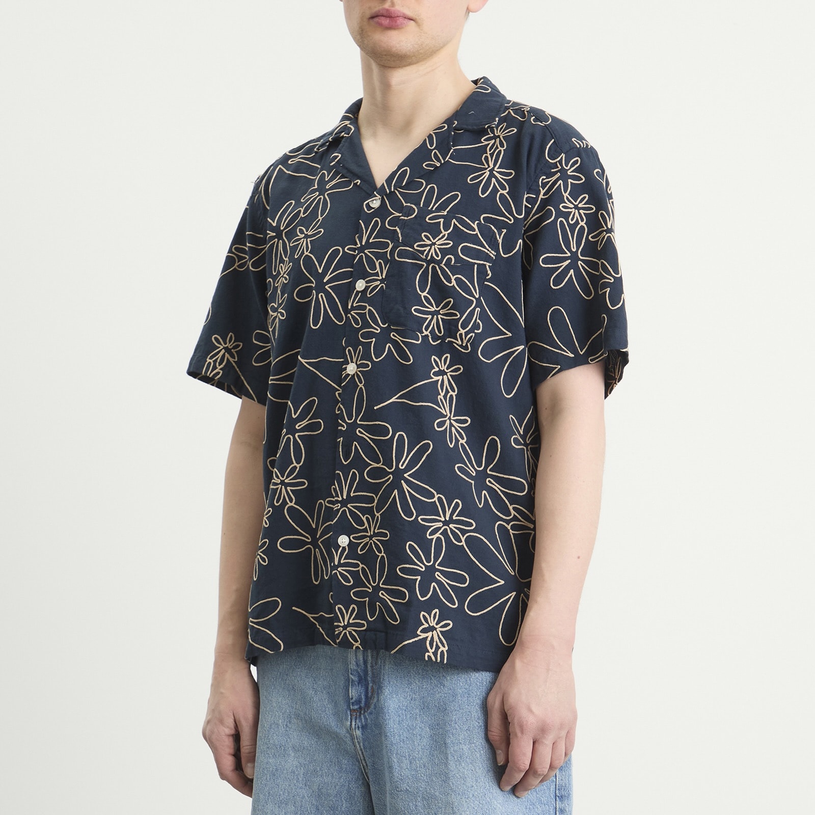 Men's Peer Embroidery Regular Fit Ss Shirt in Navy