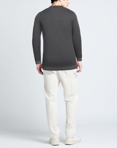 Man Sweater Lead