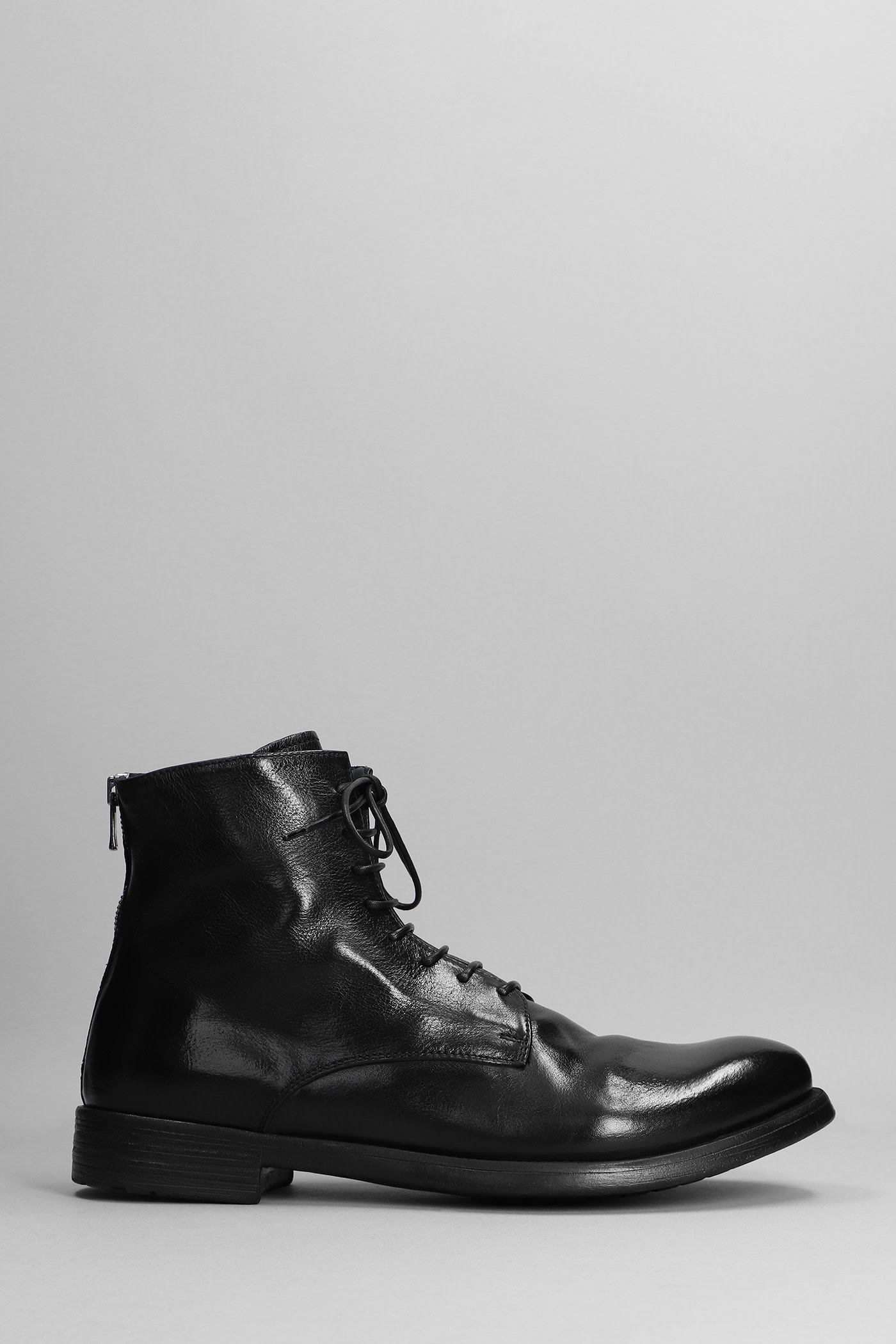 Flat lace-up boots