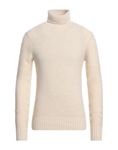 Man Turtleneck Cream