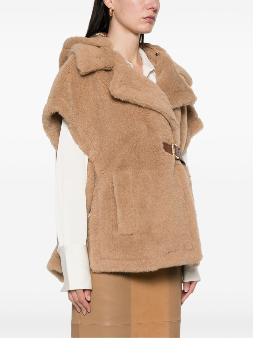 Beige Lanoso Poncho