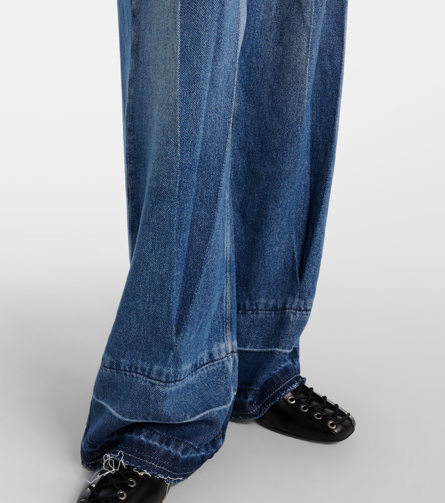 Pleated wide-leg jeans