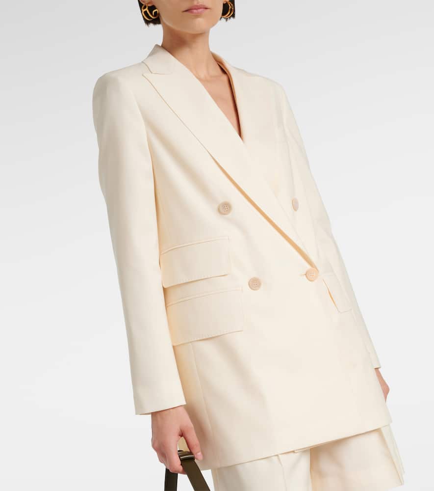 Double-breasted virgin wool blazer
