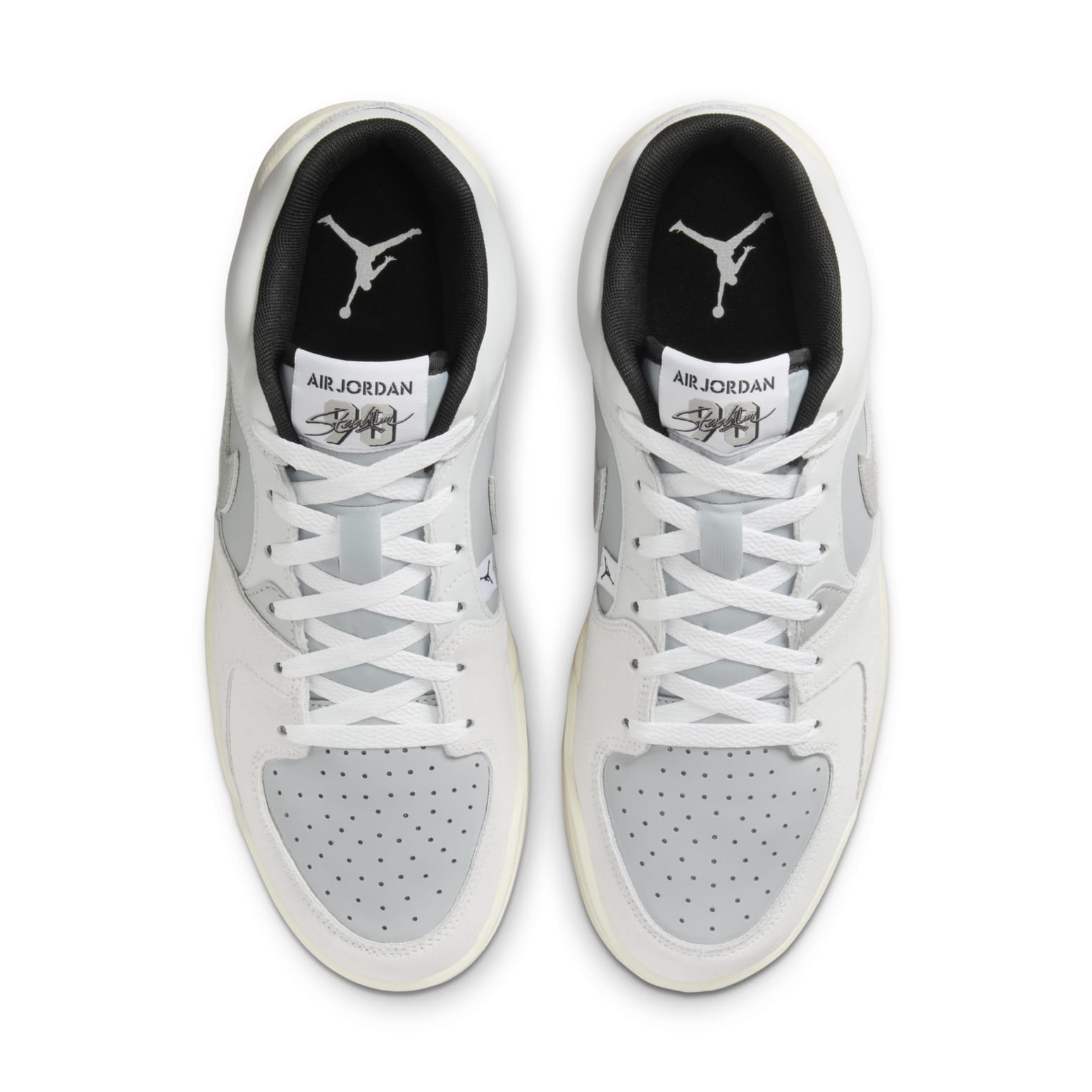 Stadium 90 'Light Smoke Grey'