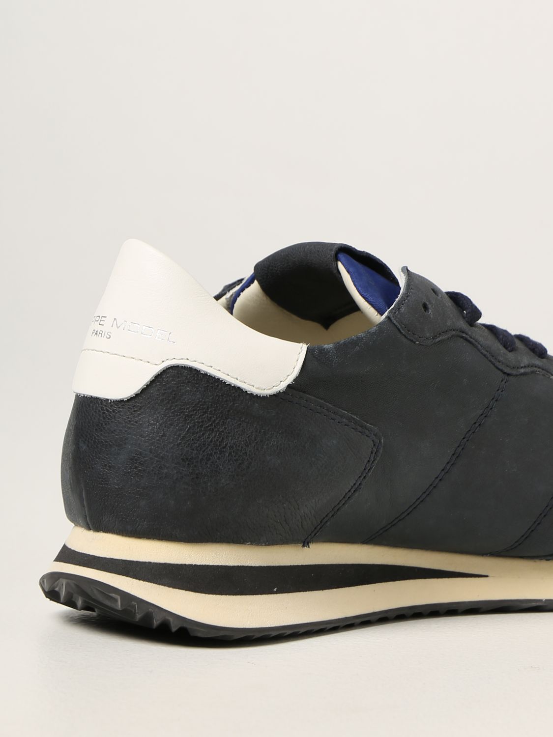 Royale trainers
