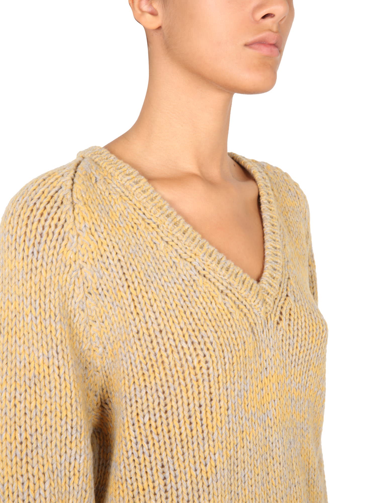 Virgin wool V-neck jumper