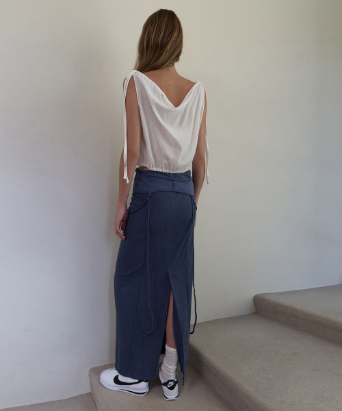 STRING SLEEVELESS BLOUSE