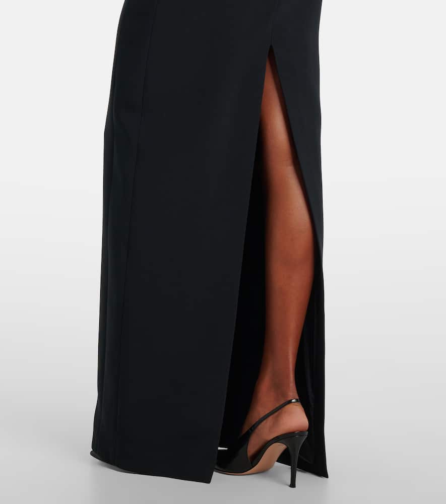 Bow-detail gown