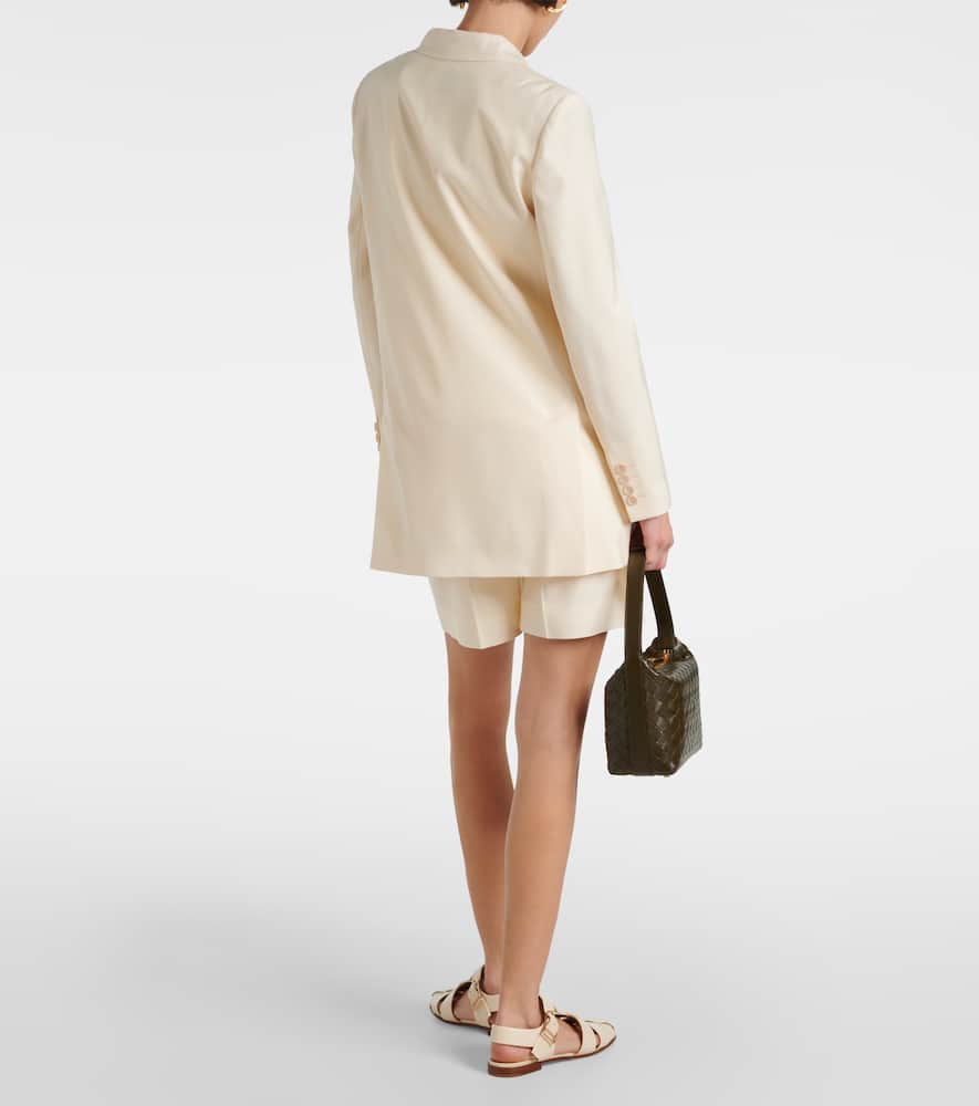 Double-breasted virgin wool blazer
