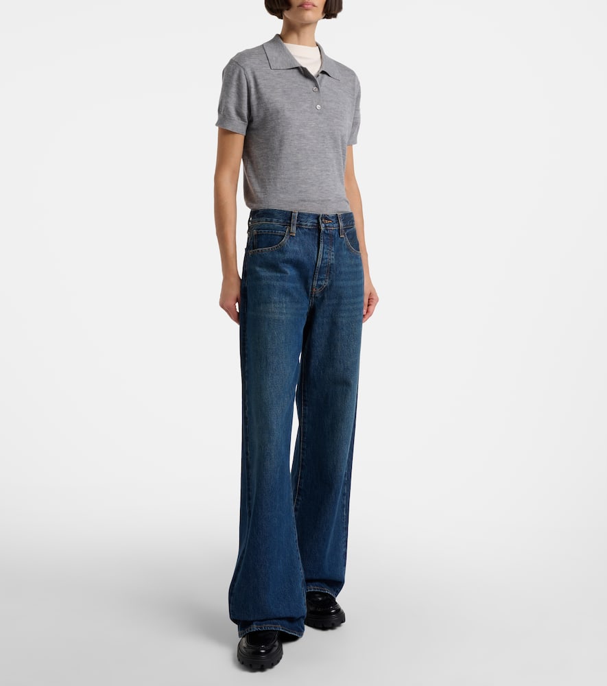 Loose low-rise wide-leg jeans