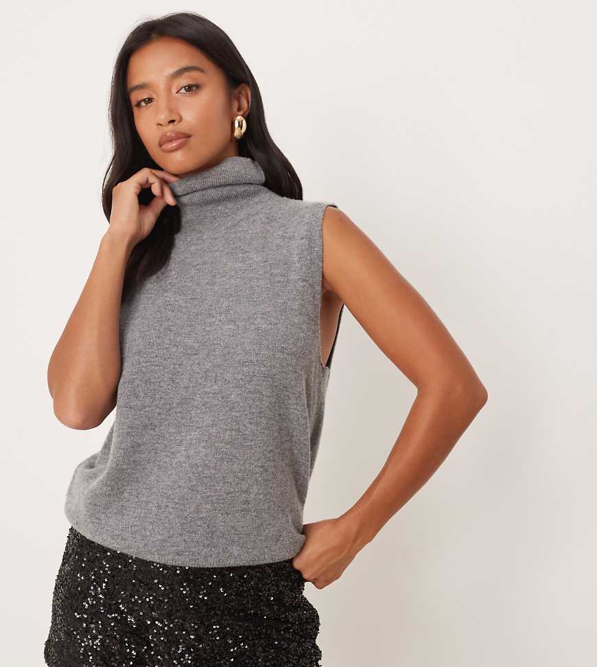 Petite sequin hotpant in black