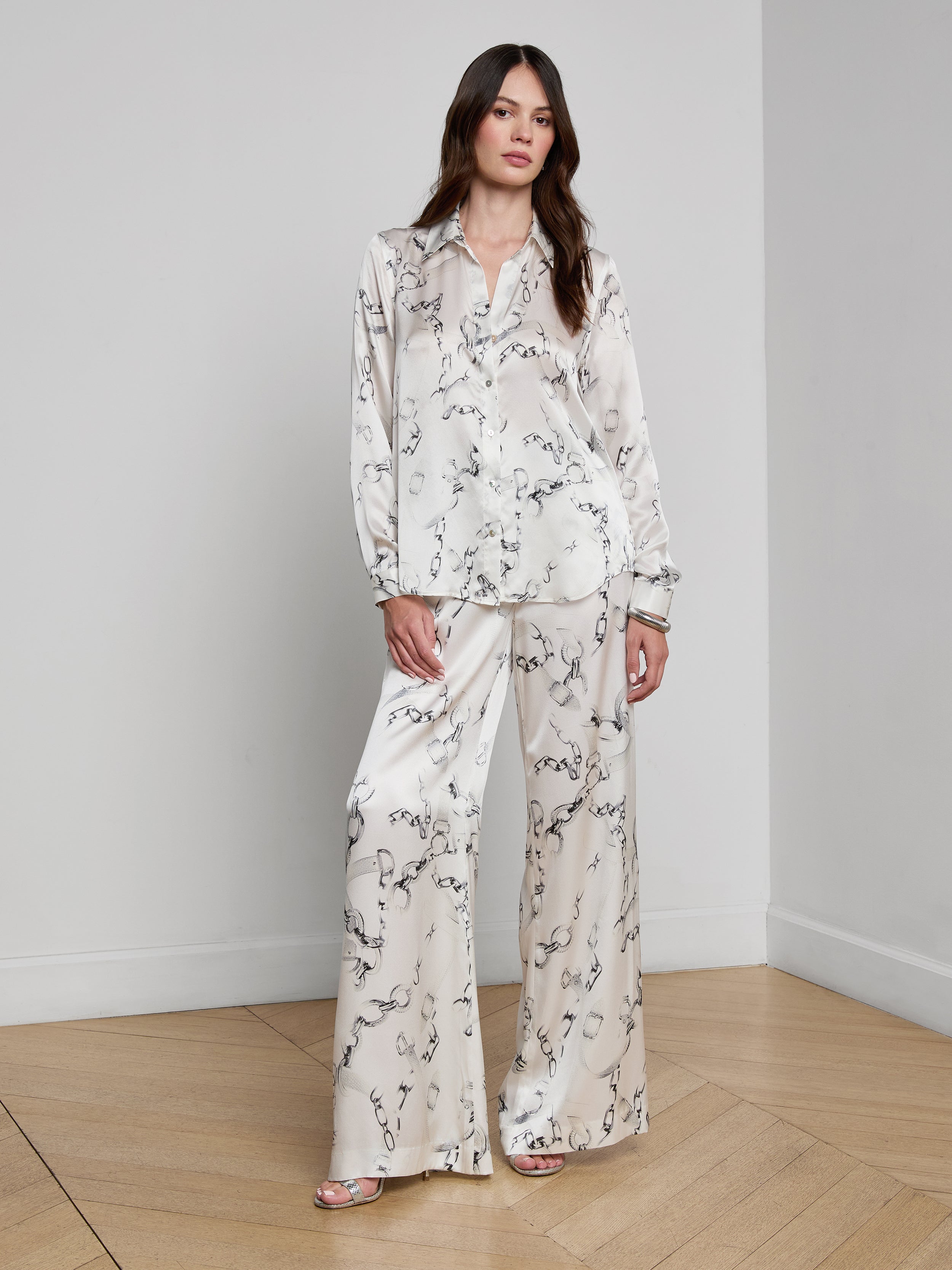Tyler Silk Blouse Top In Ivory/grey Small Faded Chain