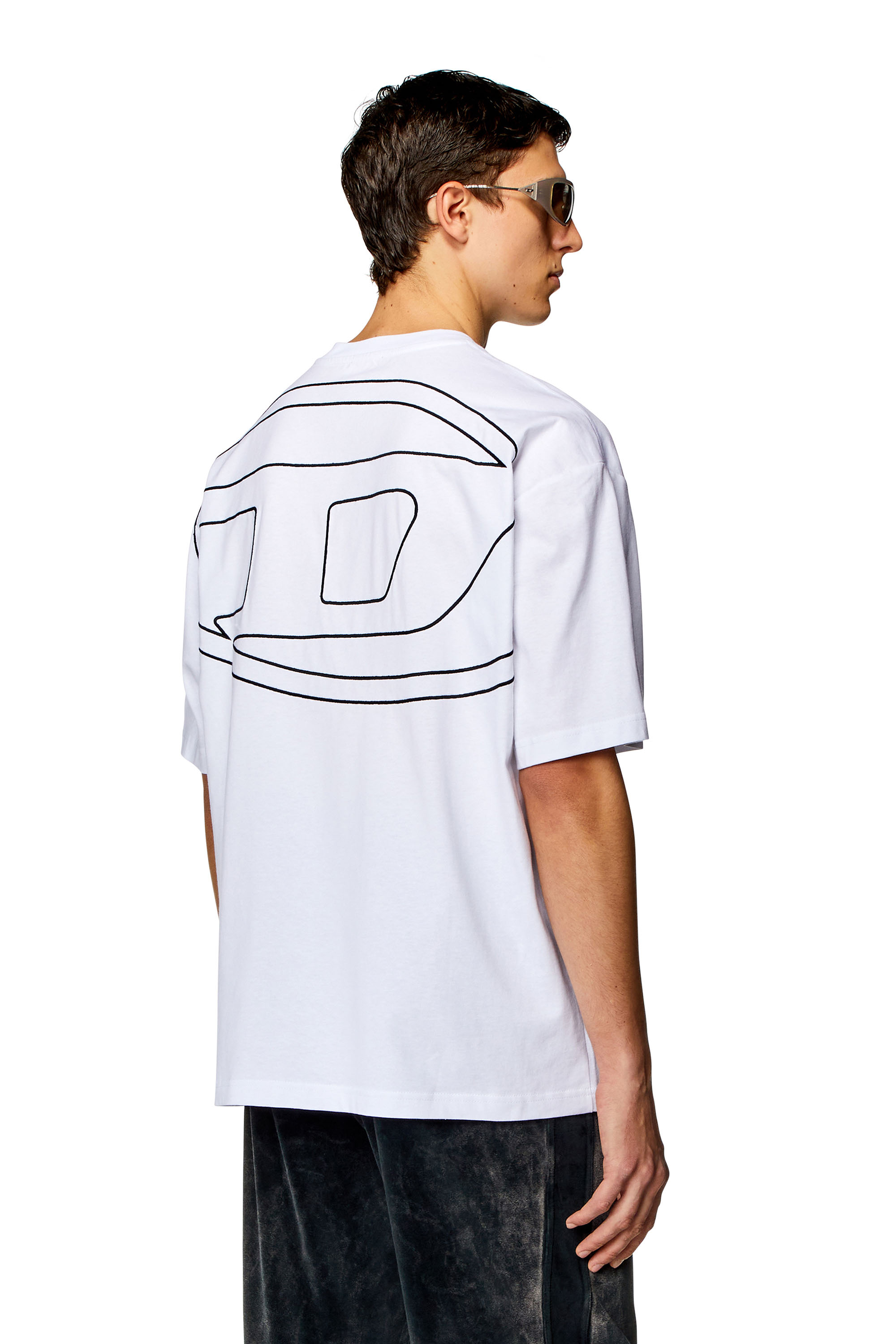 Oval D Straight Hem Crewneck T-shirt