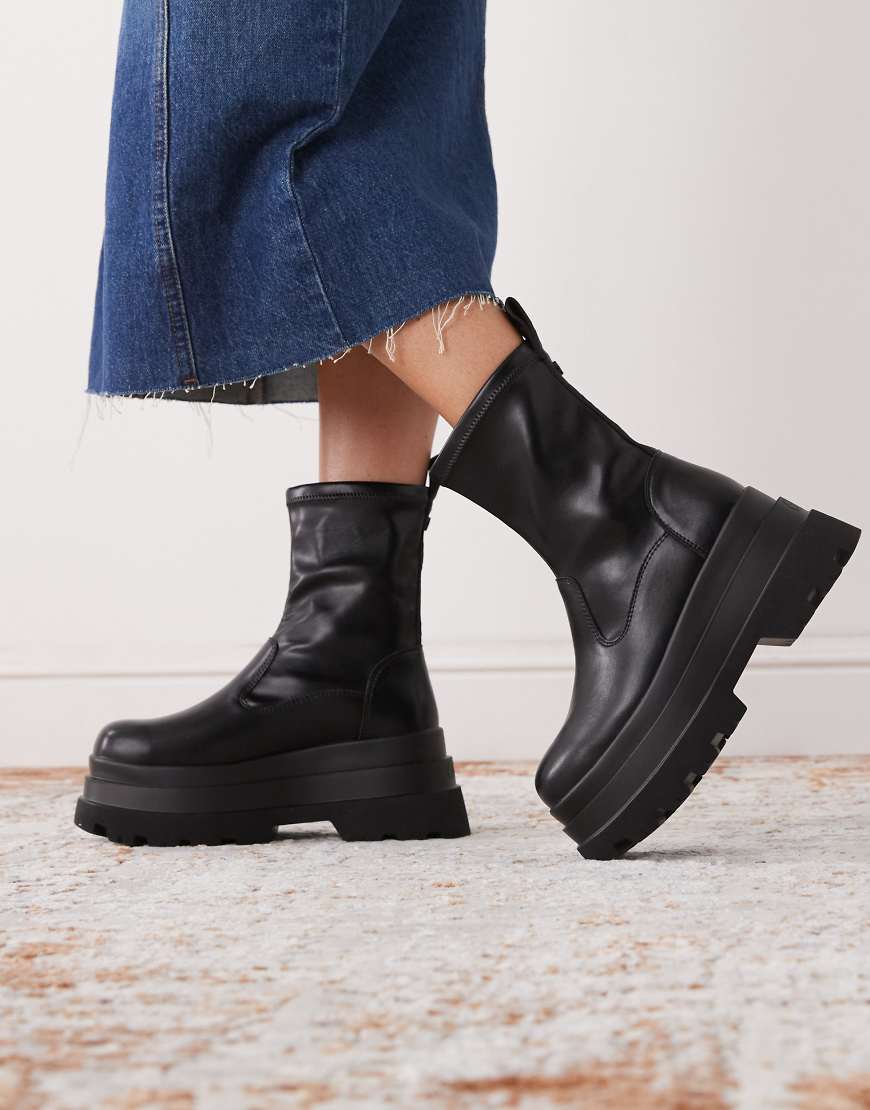 Jupiter sock boot in black
