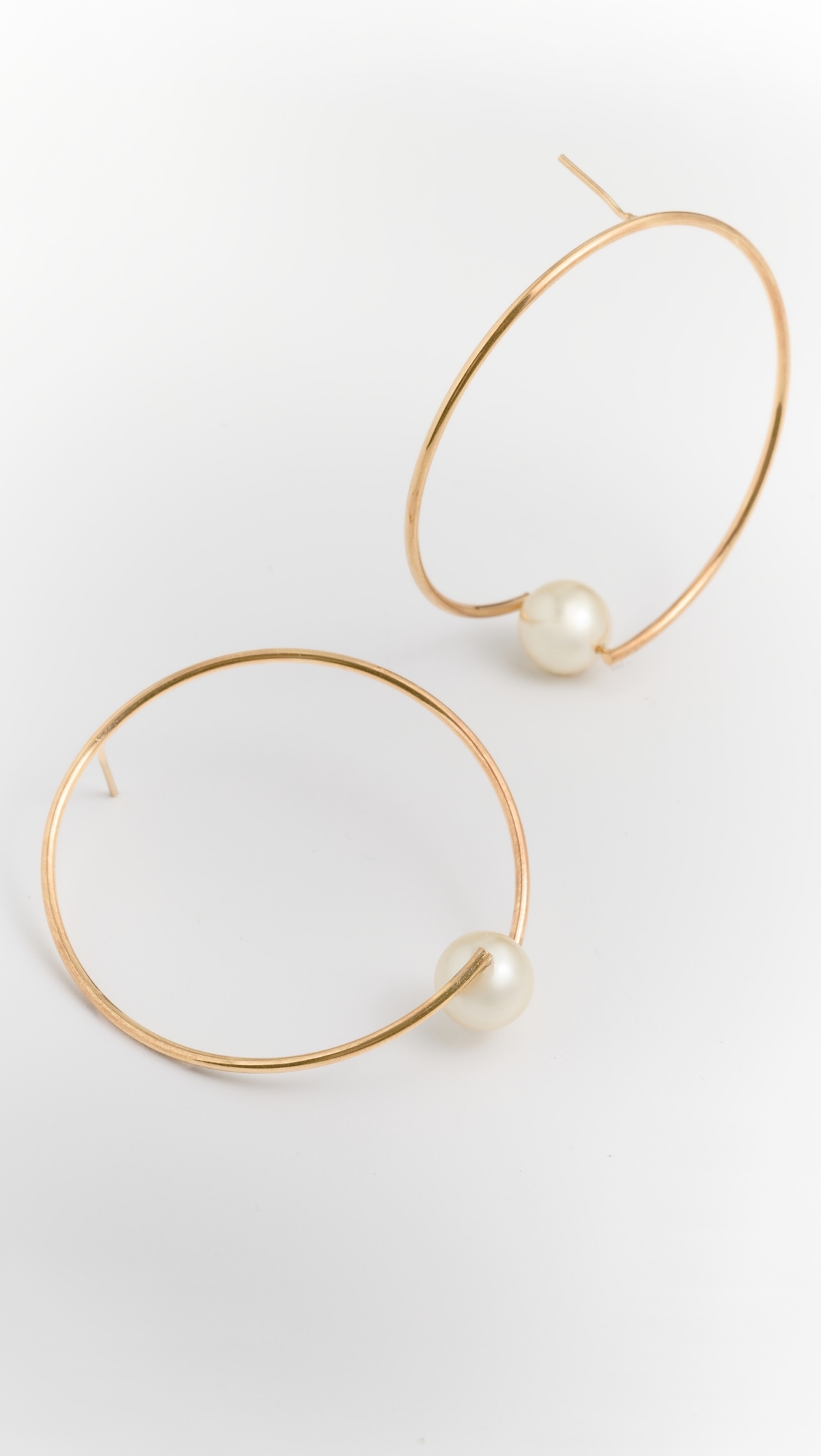 Large Pearl Circle Earrings Yellow Gold One Size