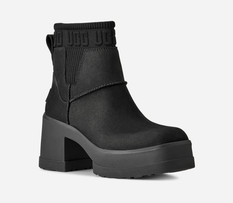® Women's Moxy Chelsea Leather Boots in Black
