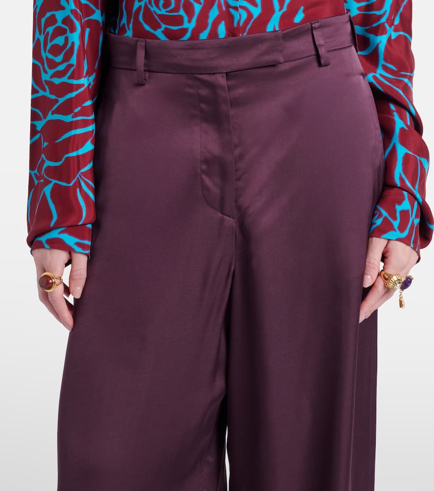 Wide-leg pants