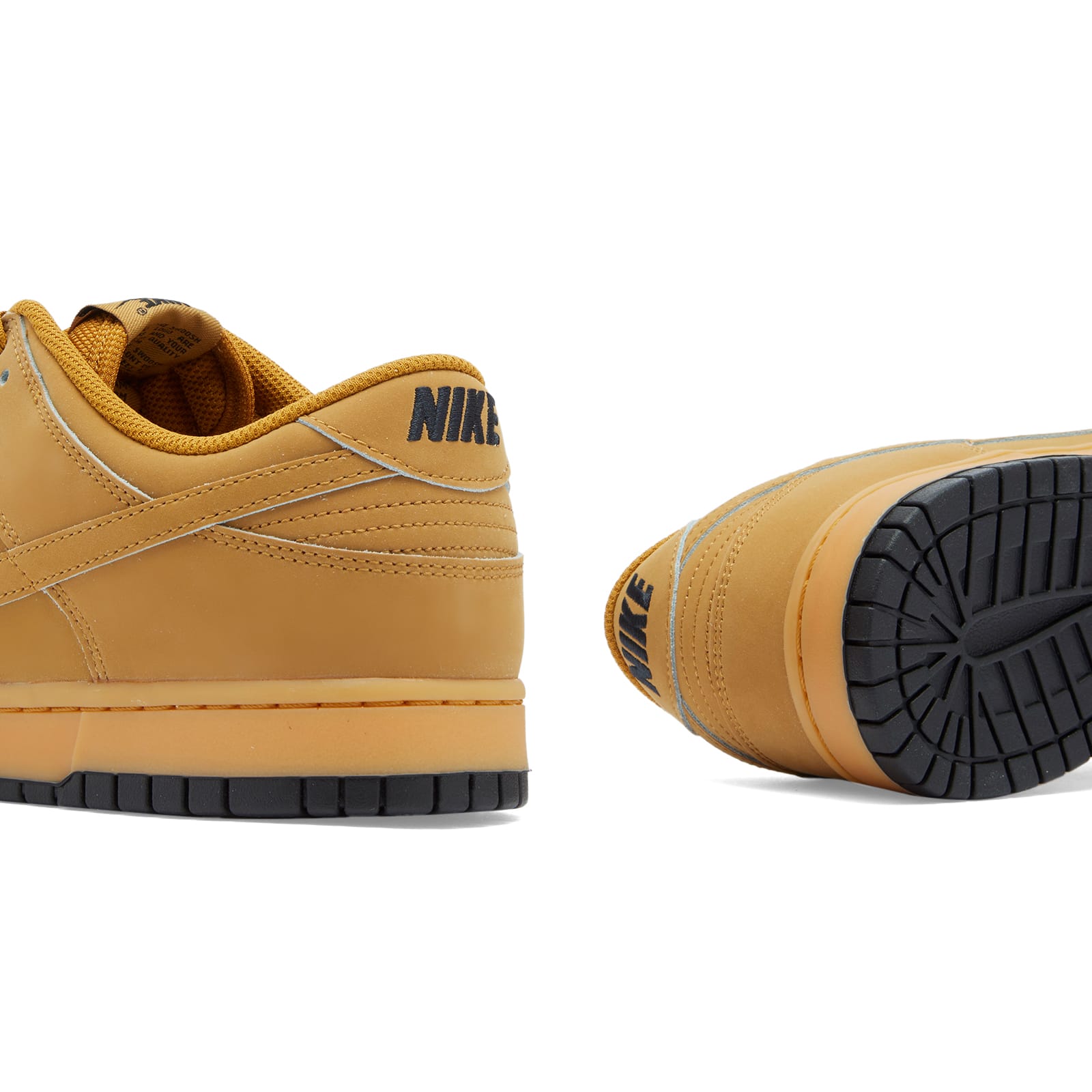 Men's Dunk Low Retro Se Wheat Sneaker in Wheat/Yellow/Black