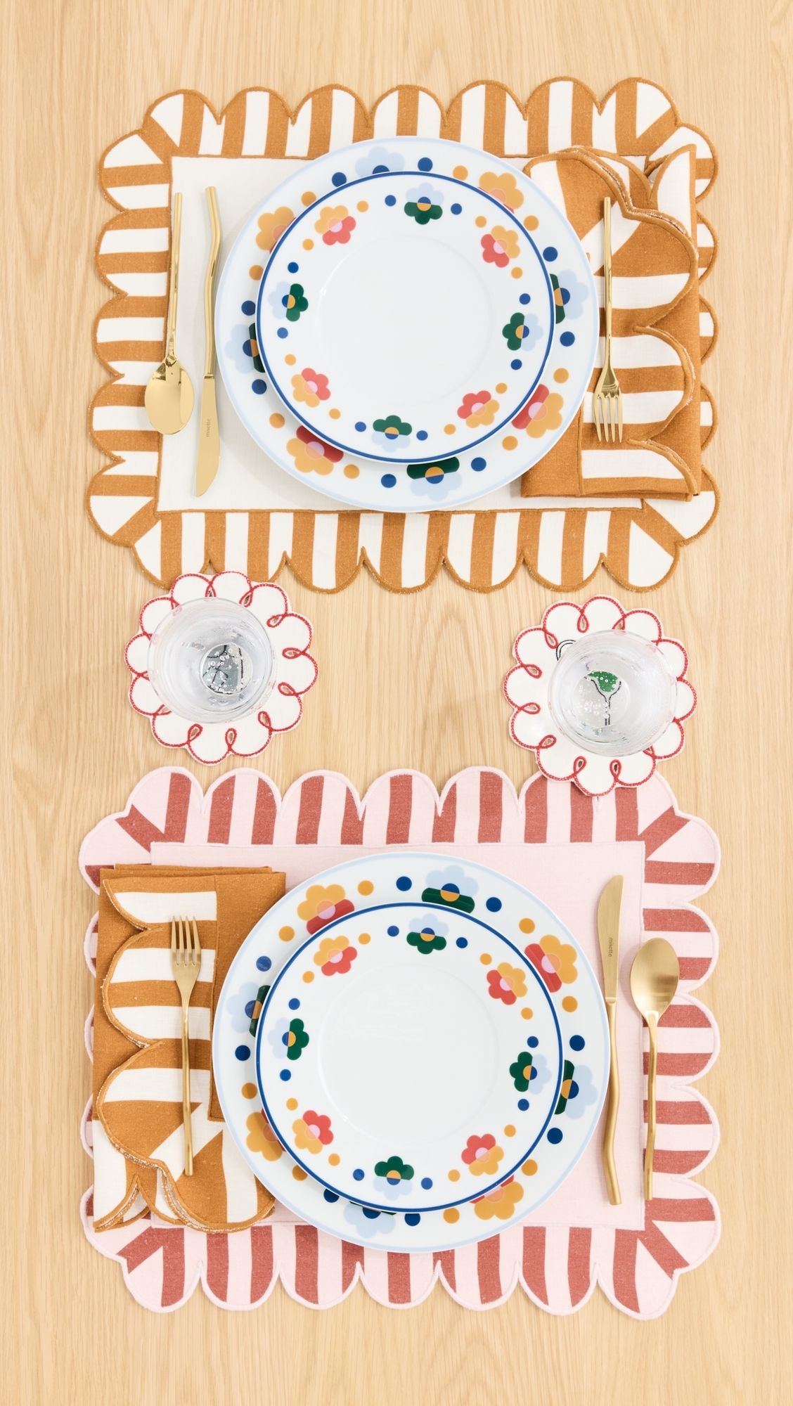 Scalloped Stripe Double Sided Placemats Set of 4 Red One Size