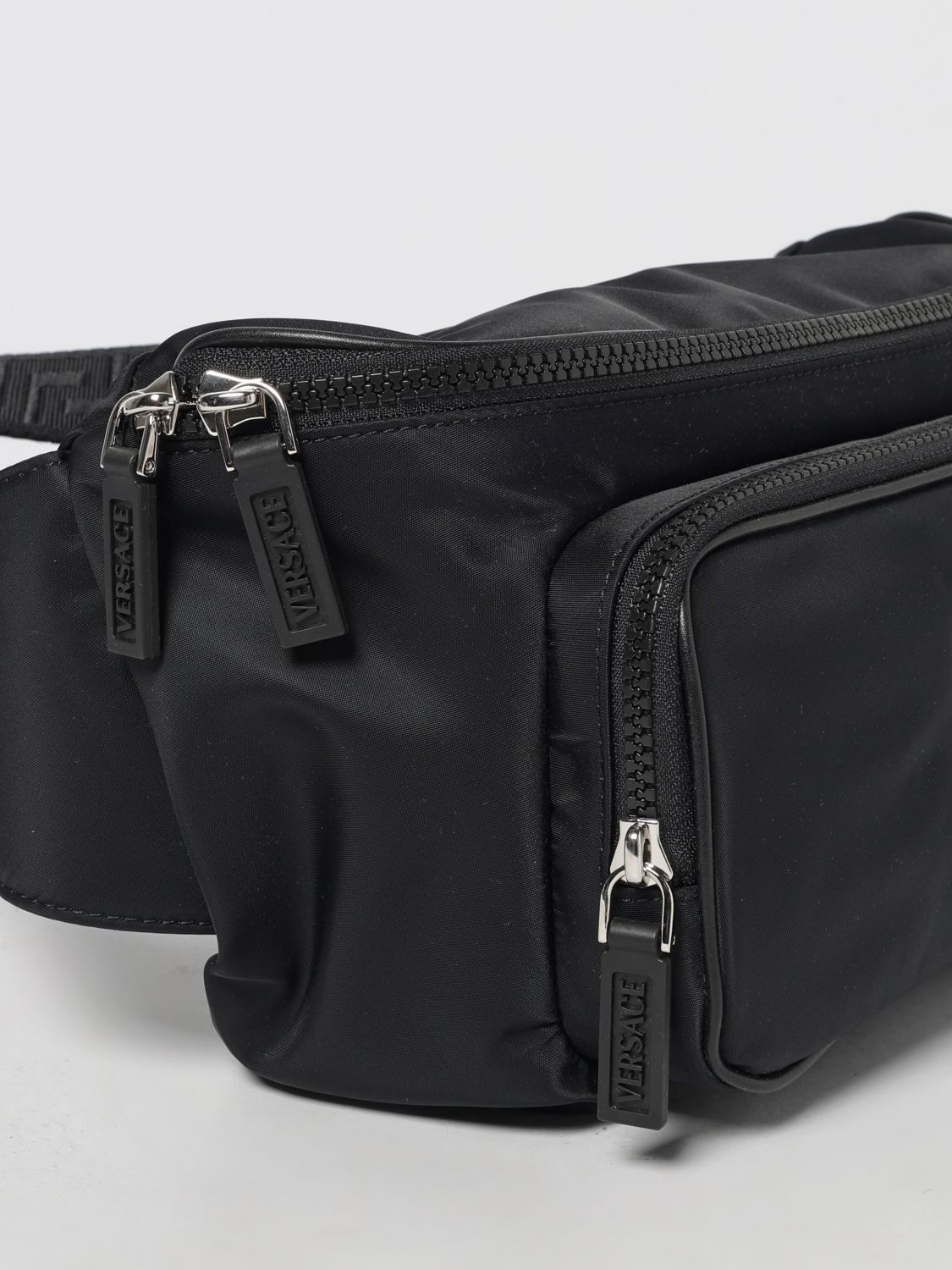 베르사체 남성 Medusa shoulder bag - Black 10200031A14493