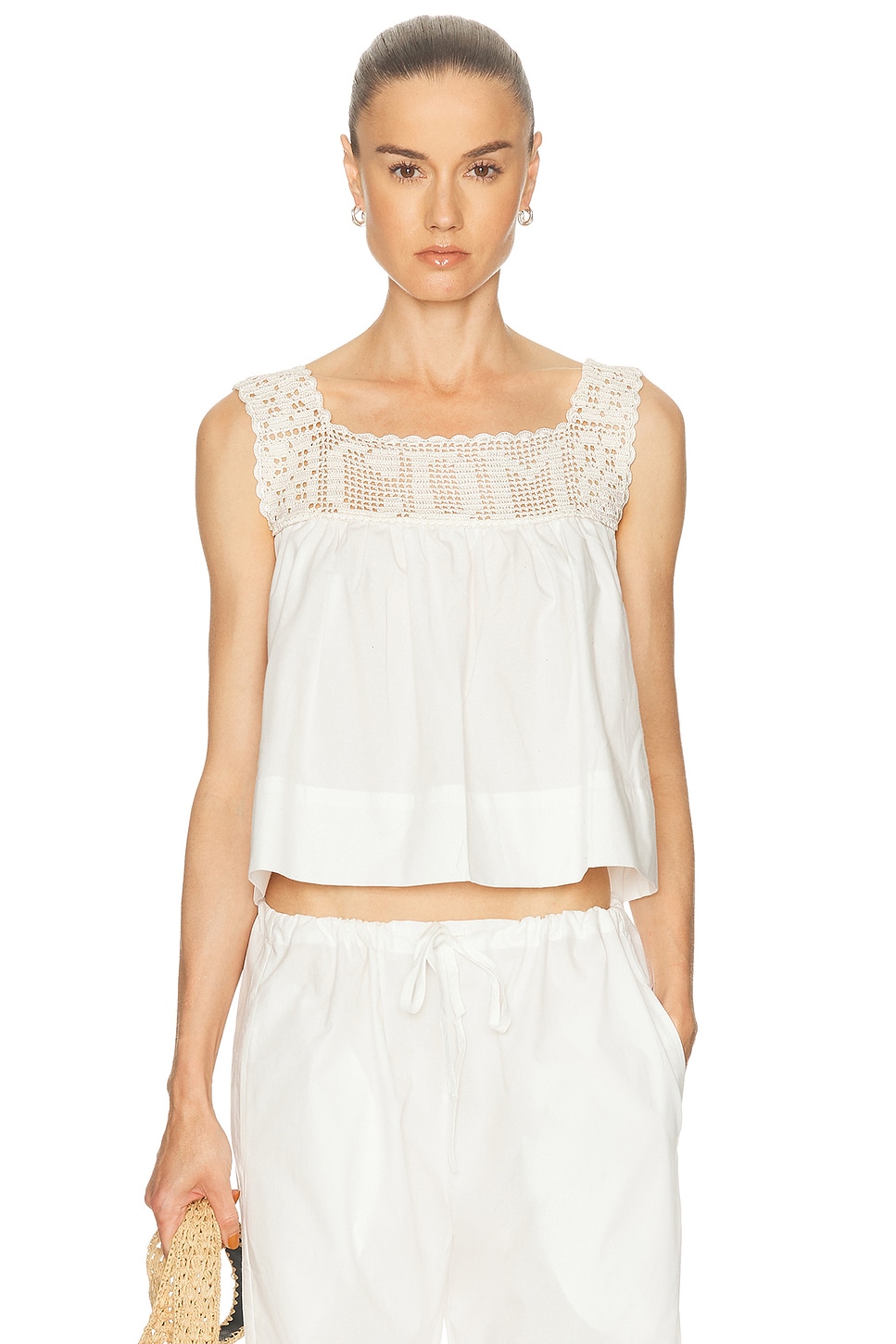 Calle Del Mar Heirloom Poplin Top in Natural - White. M also in