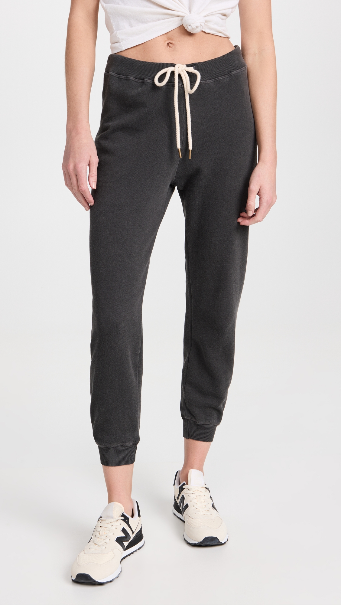 The Cropped Sweatpants Washed Black