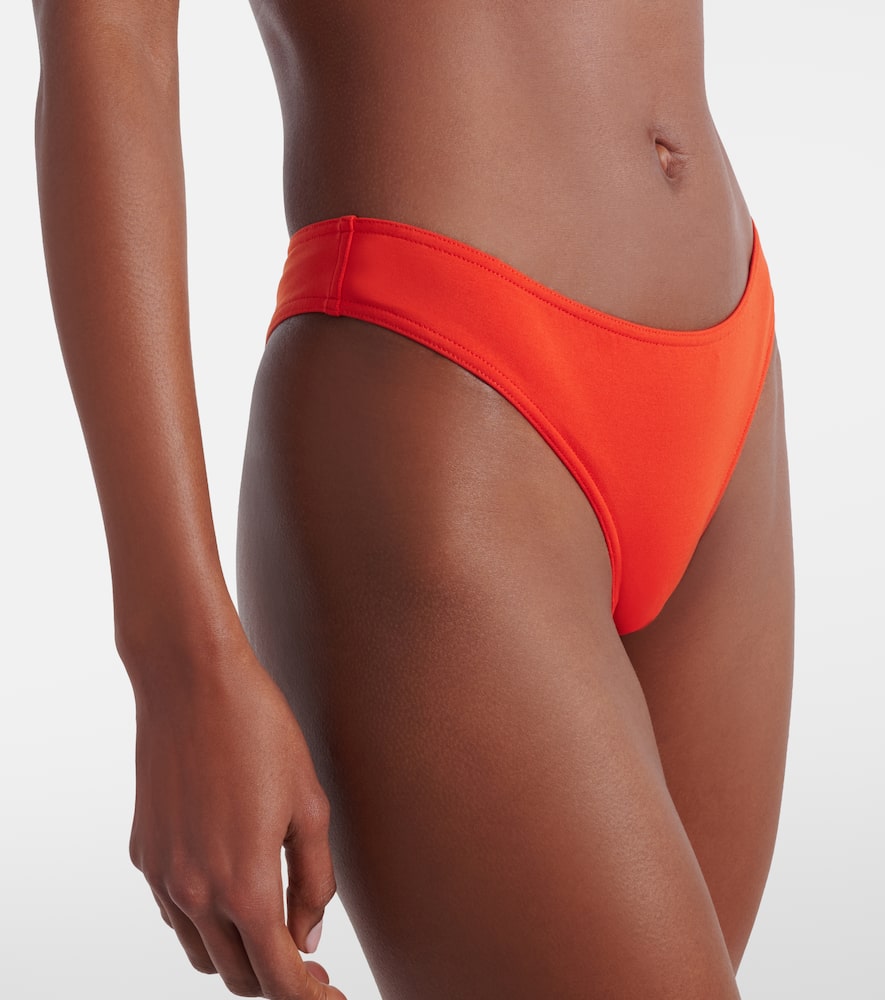 Minimum bikini bottoms