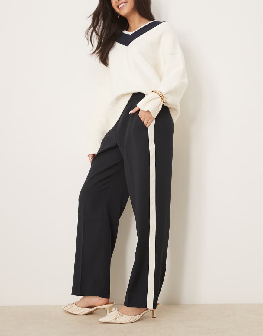 Abercrombie & Fitch pull on straight leg pants with pintuck detail in black-Neutral