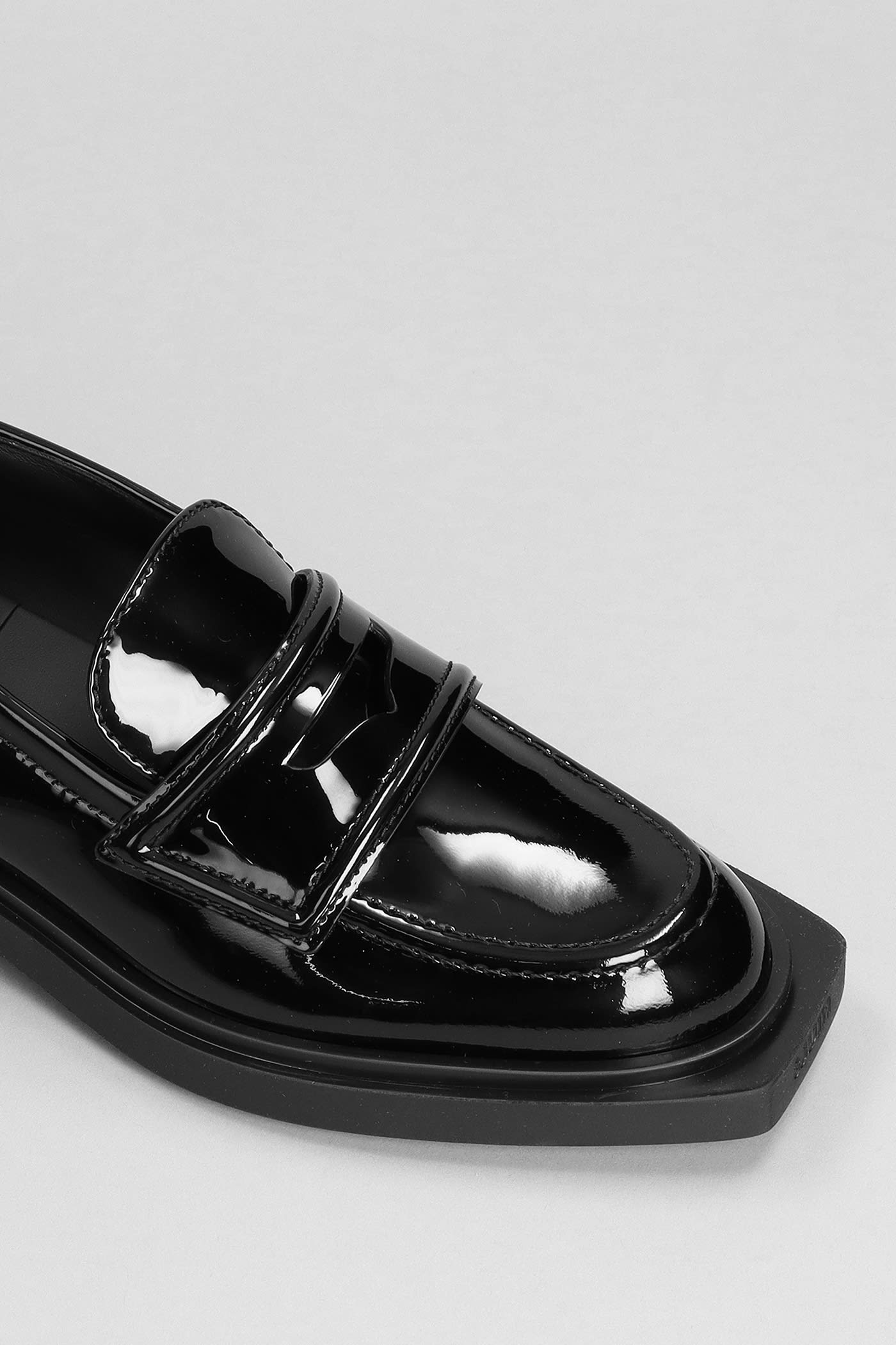 Viola 020 Loafers In Black Patent Leather