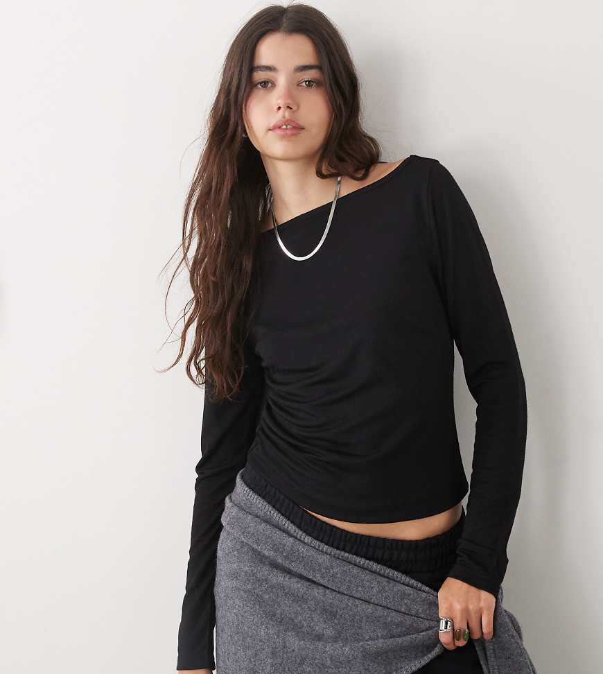 Slash neck textured long sleeve top in black