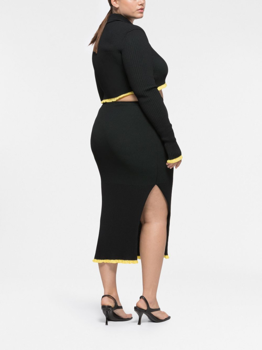 Black Cropped Top
