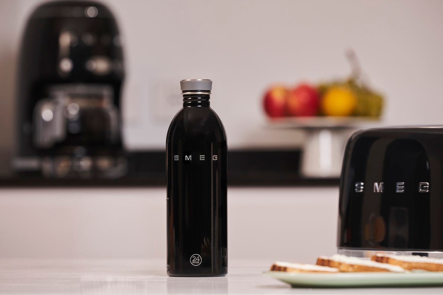 Smeg 24Bottles Clima Stainless Steel 1000ml Bottle in Black