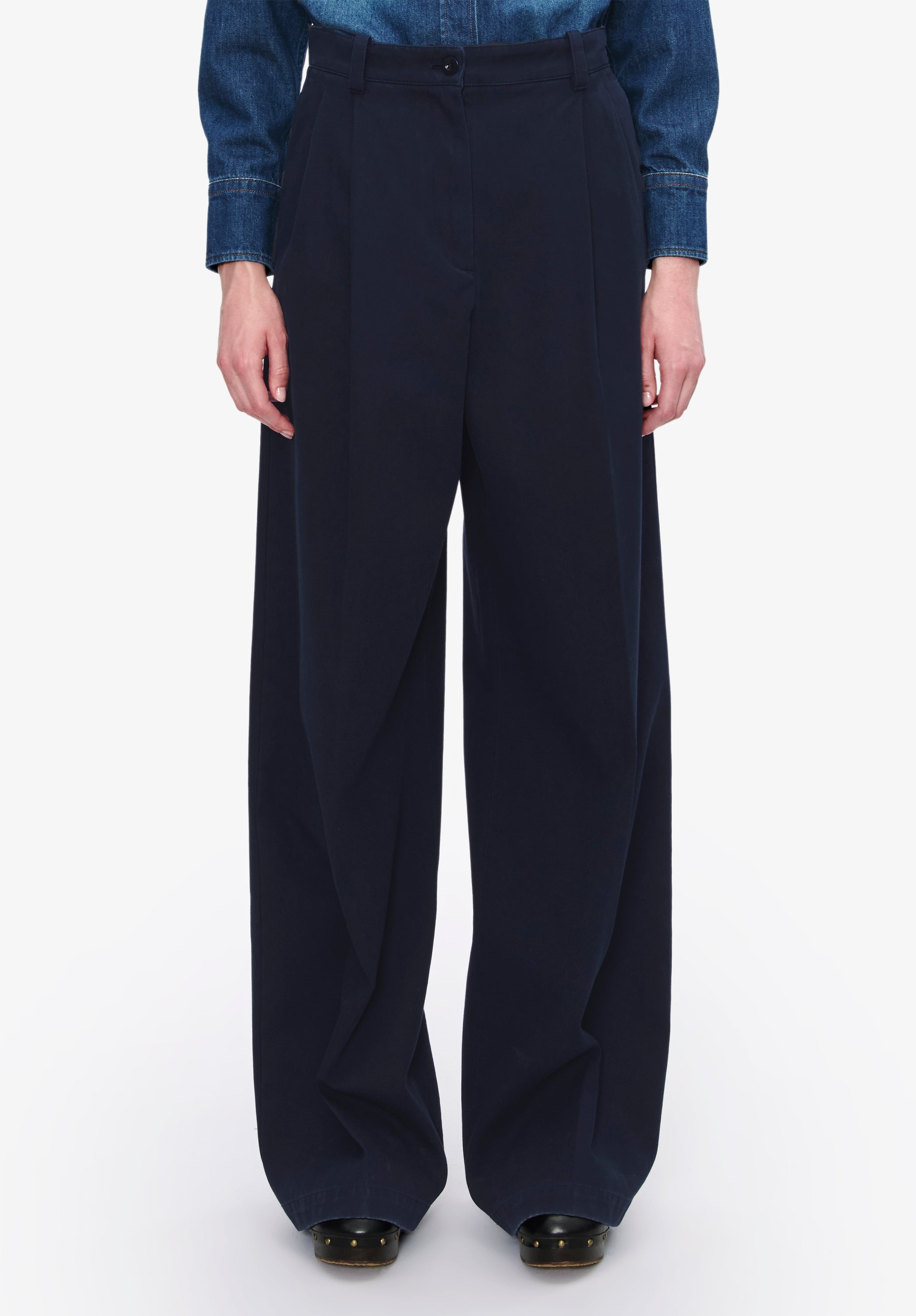 A. P.C. Women's Ginny pants Size: 34 in Dark navy blue