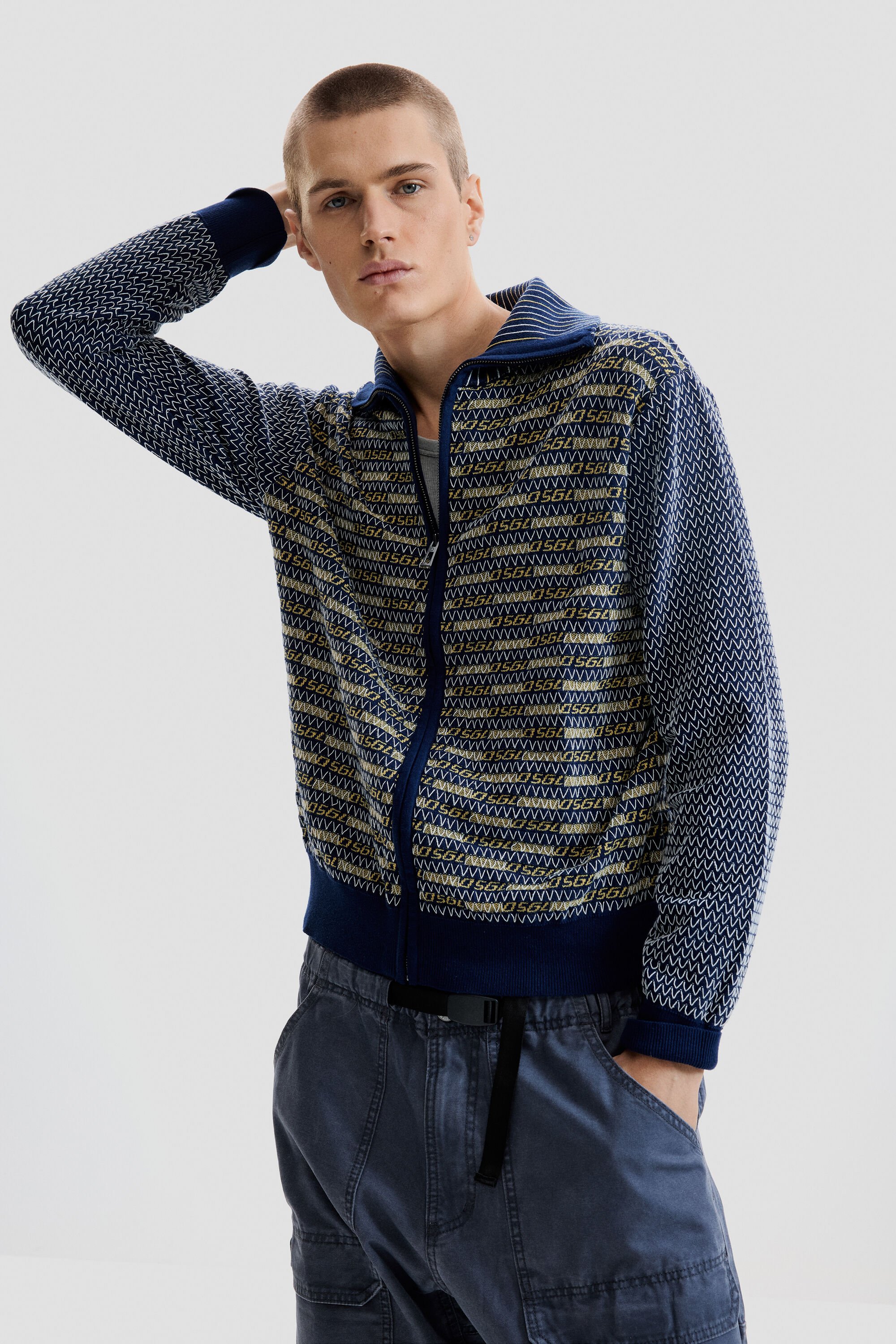 Retro zipper sweater