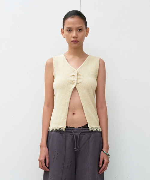 BUTTON KNIT VEST IVORY