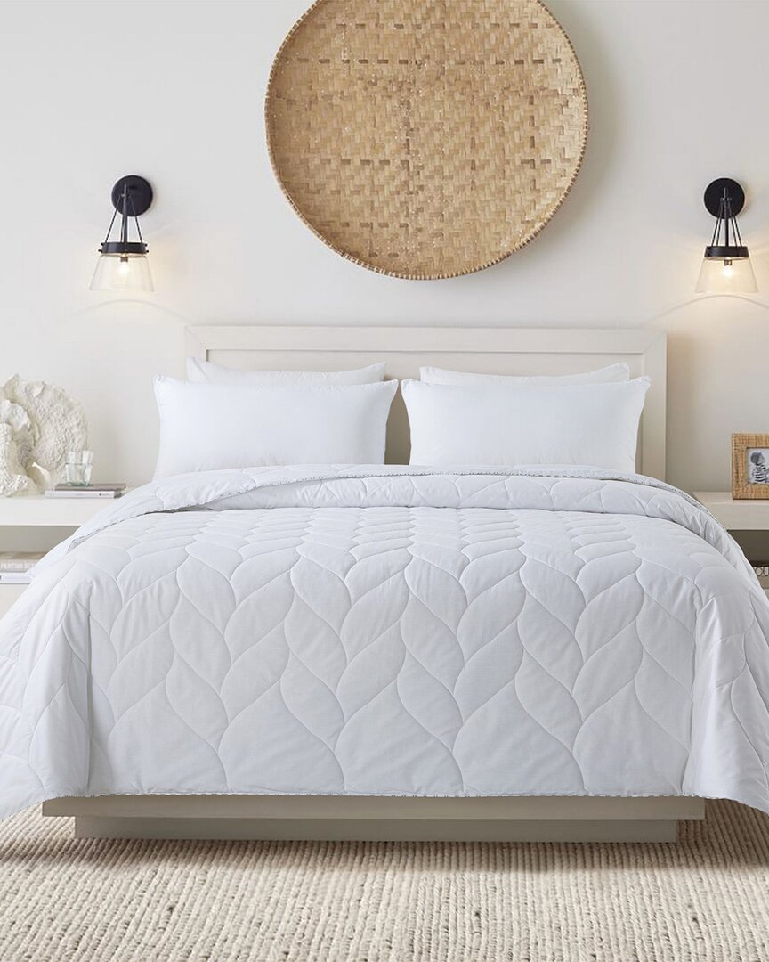 Antimicrobial Down Alternative Blanket