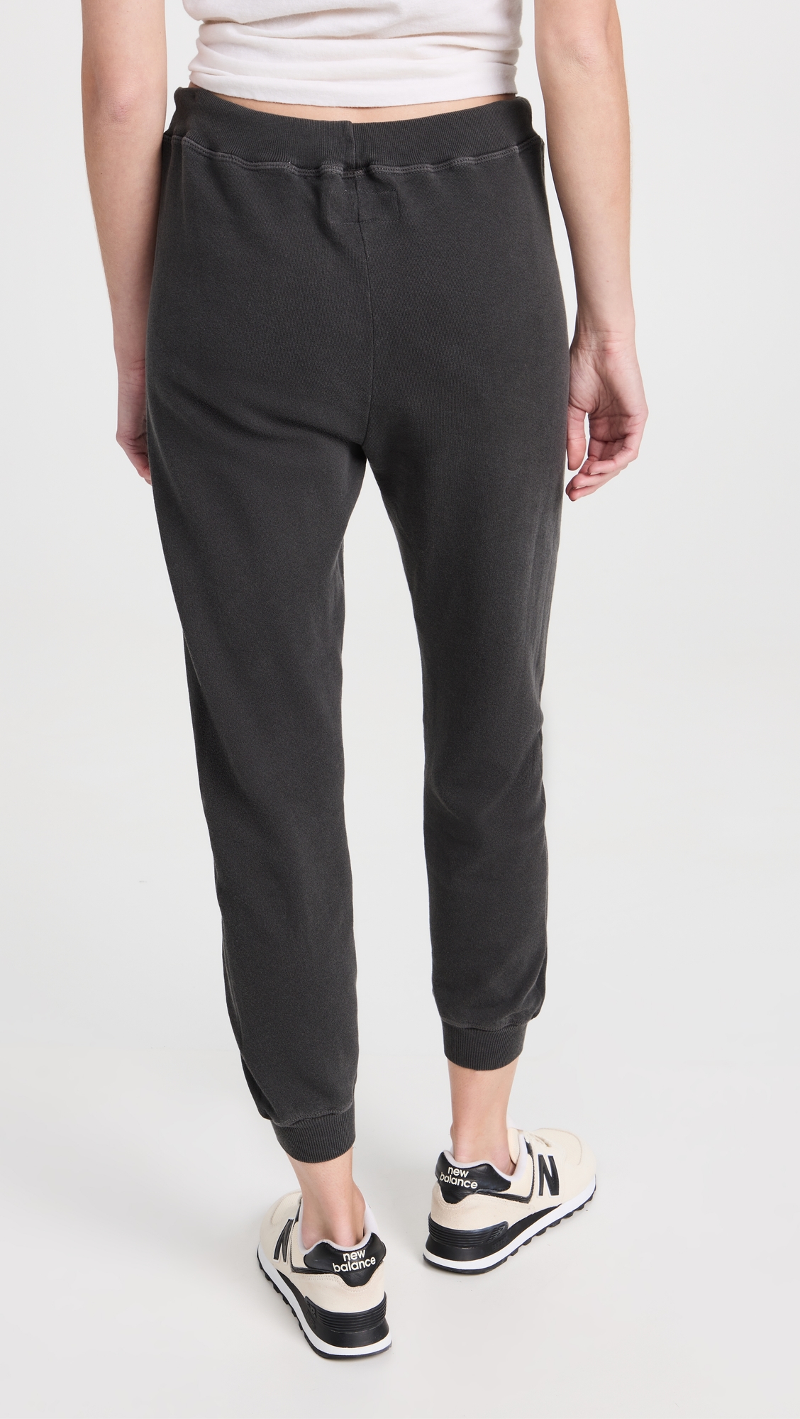 The Cropped Sweatpants Washed Black