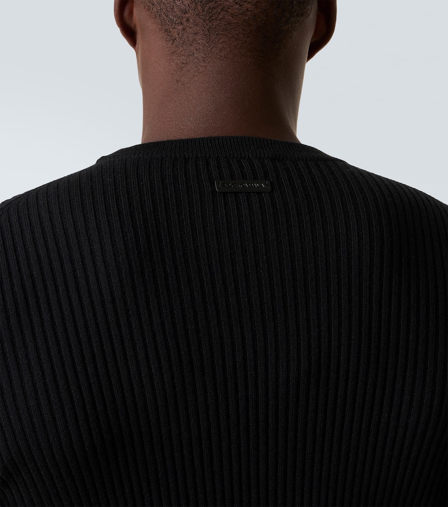 Virgin wool top