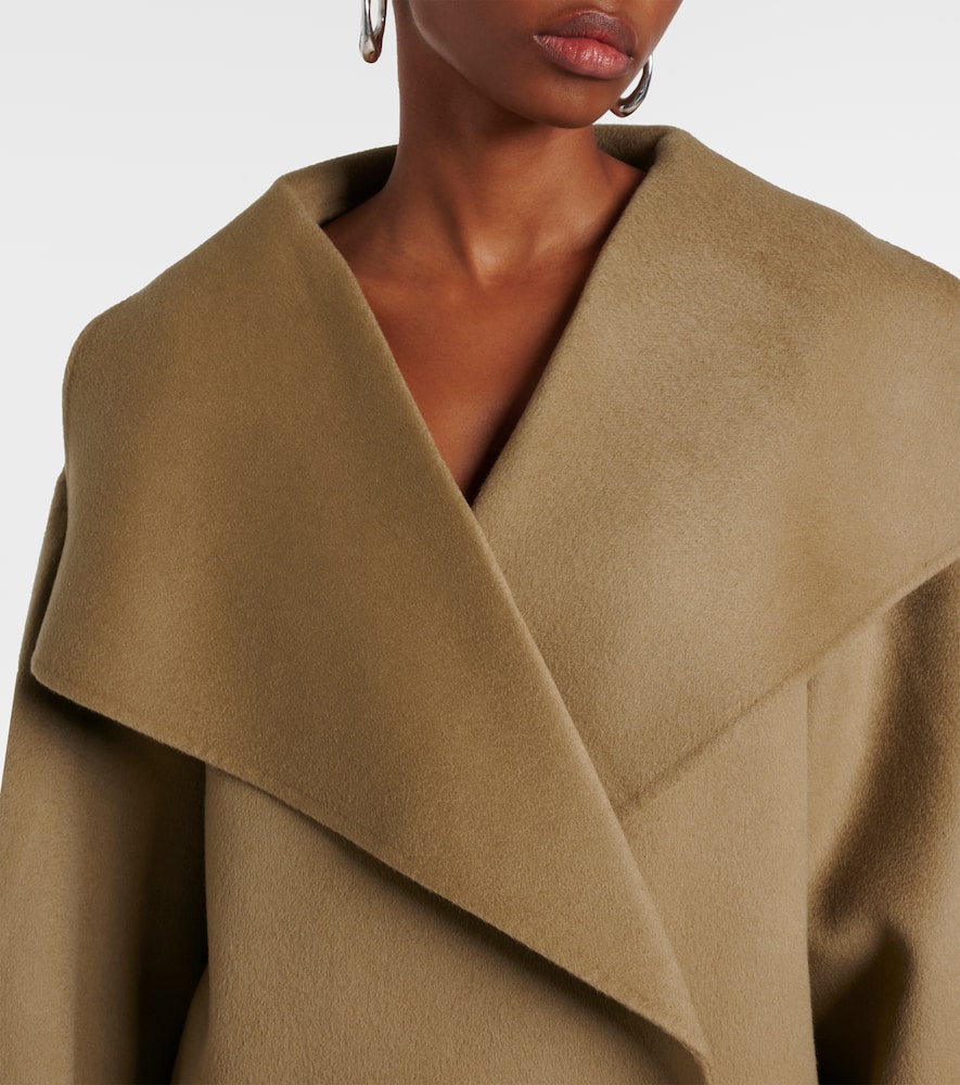 Signature wool and cashmere coat