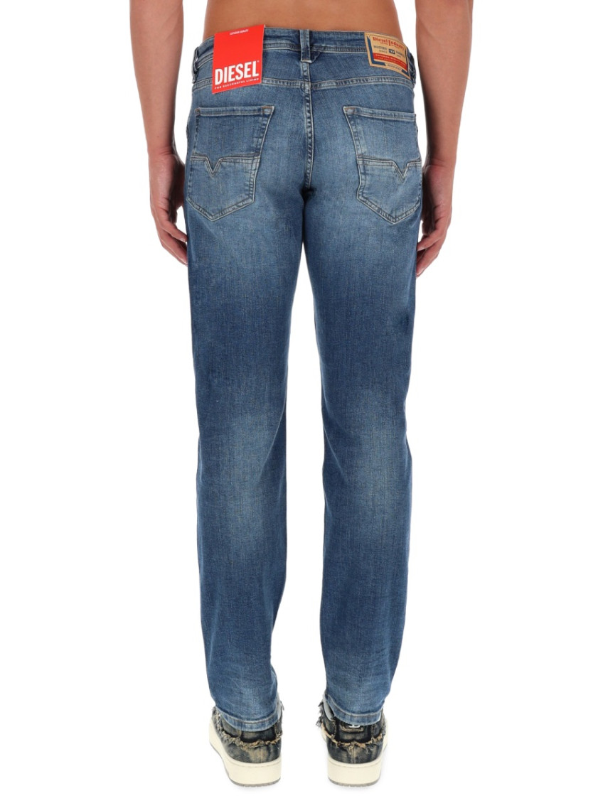 Tapered Jeans