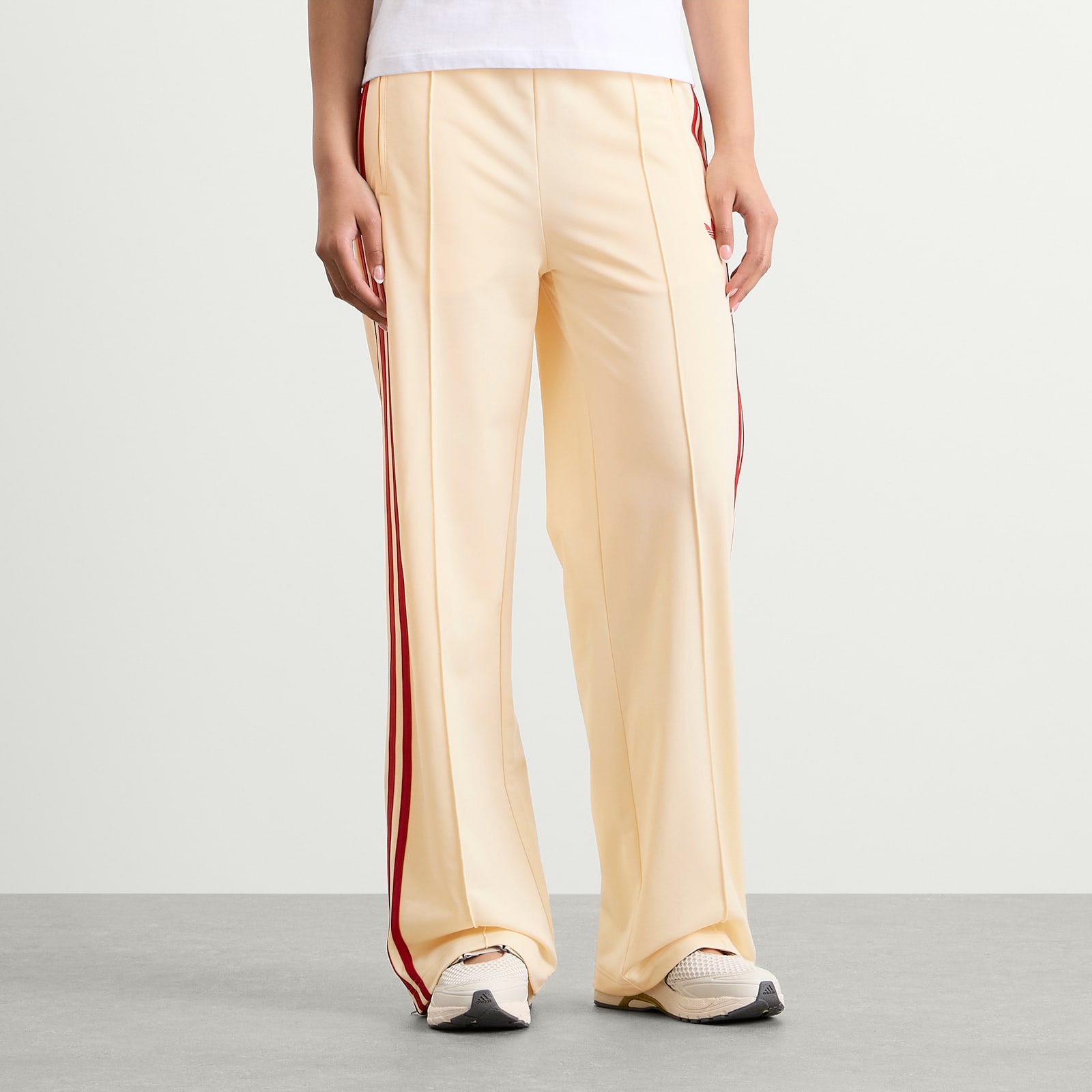 Women's Firebird Loose Track Pant Warm Vanilla/Team Victory Red